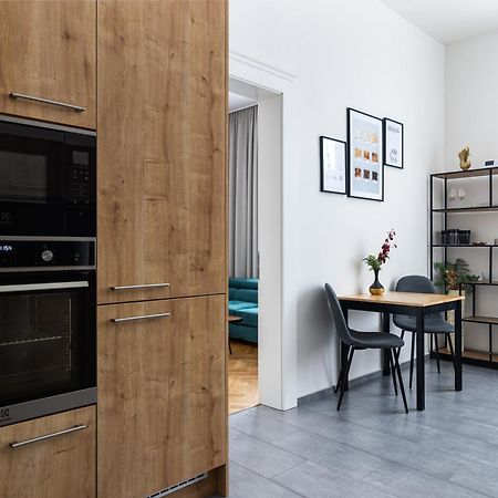 Stay2Gether City Buzz Apt - O2 Arena - Sleeps 6 Prága Kültér fotó
