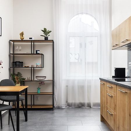 Stay2Gether City Buzz Apt - O2 Arena - Sleeps 6 Prága Kültér fotó